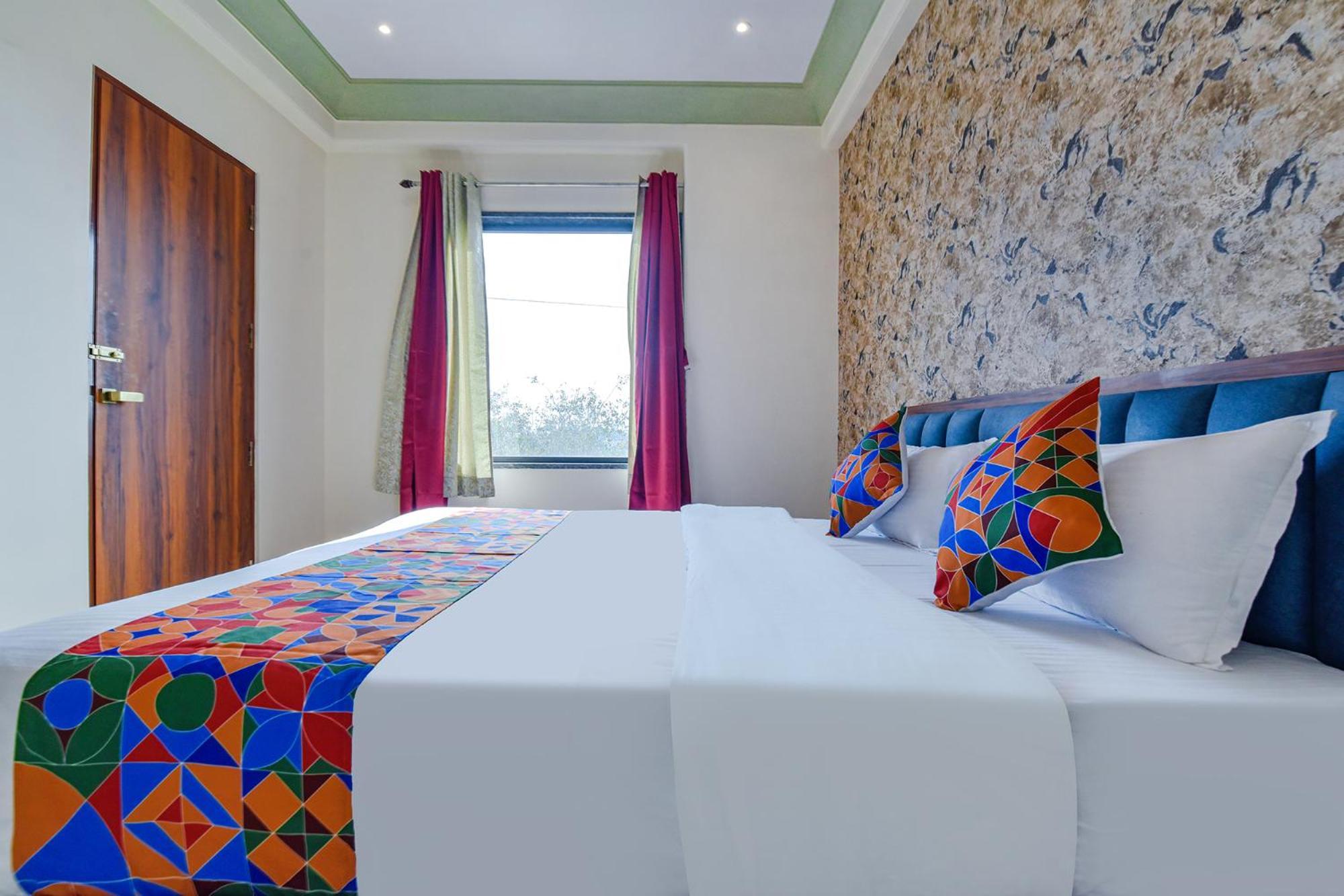 Hotel Fabhotel Bungalow 18 3*
